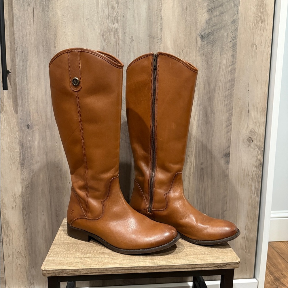 FRYE MELISSA BUTTON 2 - Women’s Size 8.5M (barely worn-1 year old)